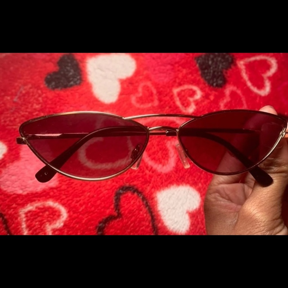 Cat eye sunglasses for women